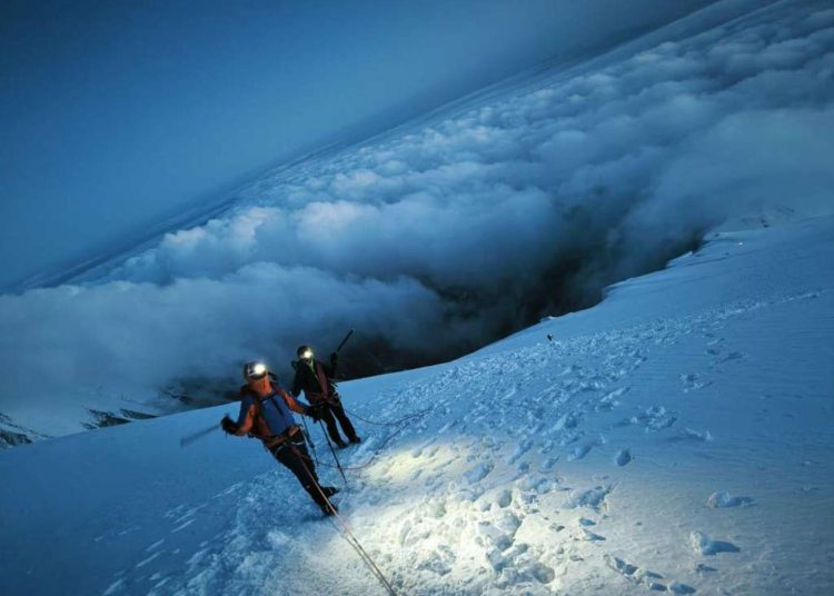 Preko zaleđenih i opasnih staza do vrha Alpa: Ekipa iz Hercegovine uspješno se popela na Mont Blanc