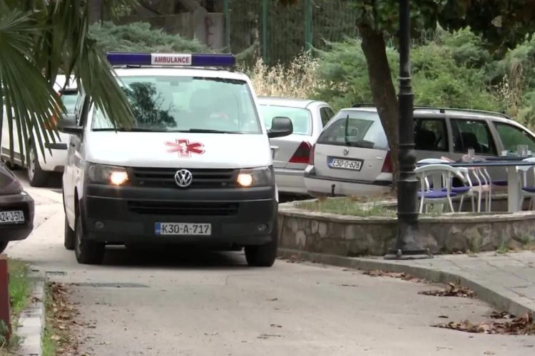 (VIDEO) “Ljudi nam umiru u autu”: Teška svakodnevica dijaliznih pacijenata iz Hercegovine