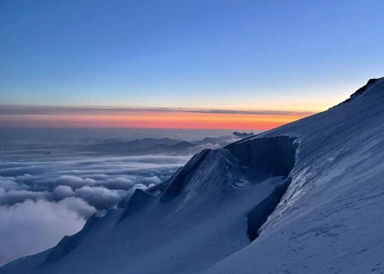 Preko zaleđenih i opasnih staza do vrha Alpa: Ekipa iz Hercegovine uspješno se popela na Mont Blanc