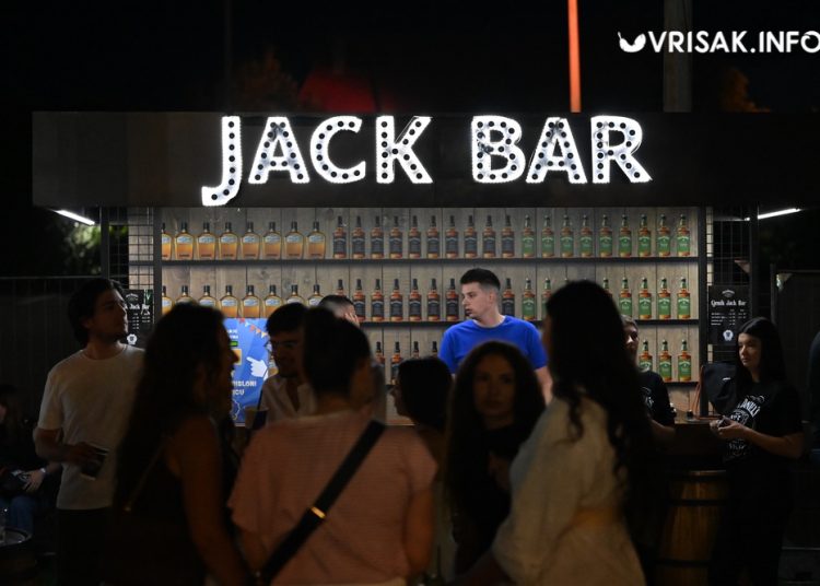 Prljavo kazalište rasplesalo Široki Brijeg na otvorenju Street Food Festa