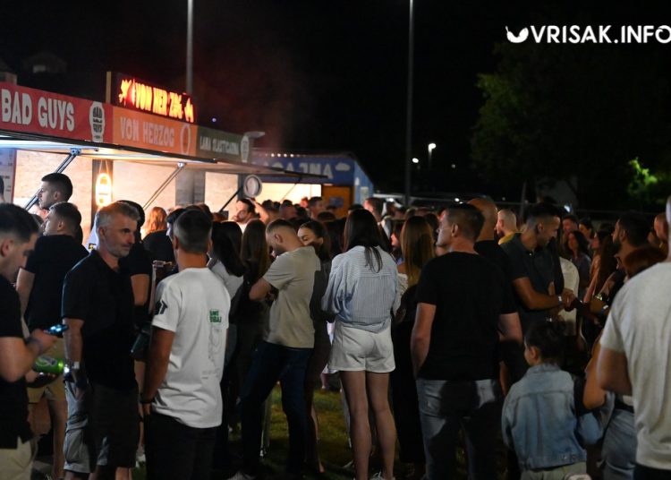 Prljavo kazalište rasplesalo Široki Brijeg na otvorenju Street Food Festa