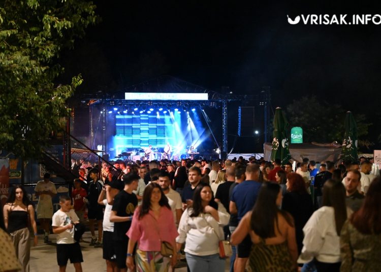 Prljavo kazalište rasplesalo Široki Brijeg na otvorenju Street Food Festa