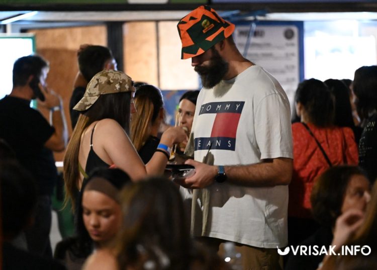 Prljavo kazalište rasplesalo Široki Brijeg na otvorenju Street Food Festa