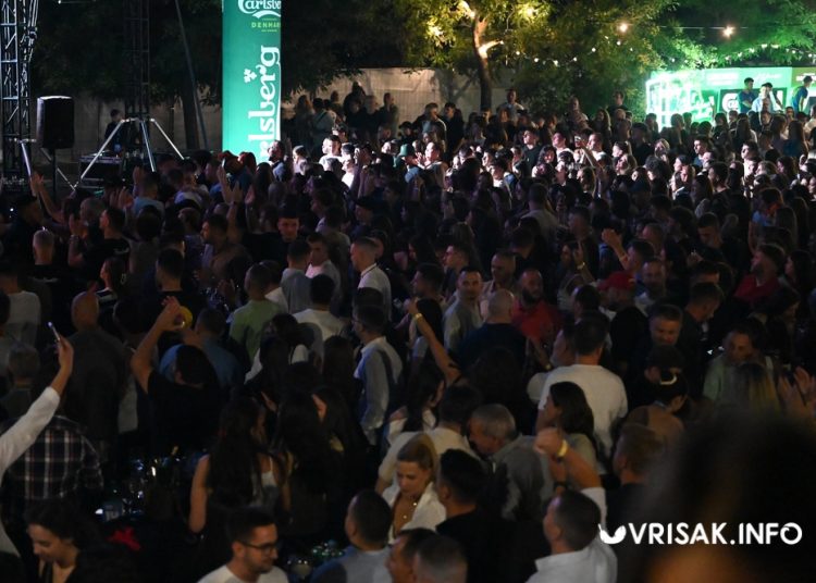 Prljavo kazalište rasplesalo Široki Brijeg na otvorenju Street Food Festa