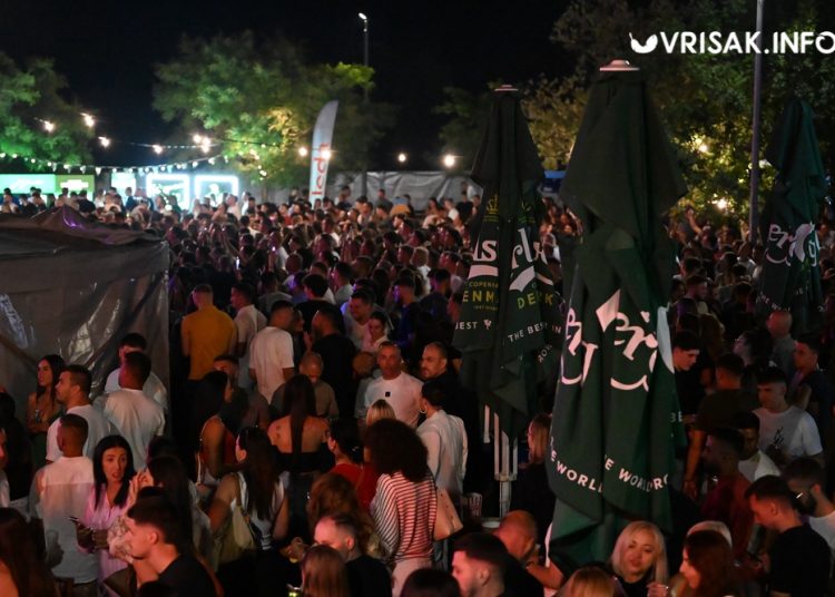 Prljavo kazalište rasplesalo Široki Brijeg na otvorenju Street Food Festa
