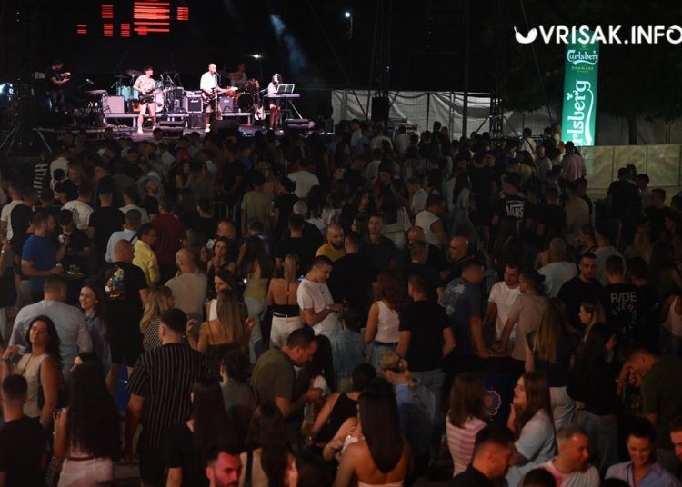 Prljavo kazalište rasplesalo Široki Brijeg na otvorenju Street Food Festa