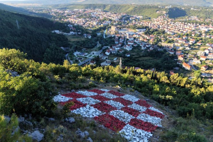 Široki Brijeg: Završeni radovi na uređenju grba na Ciganskom brdu
