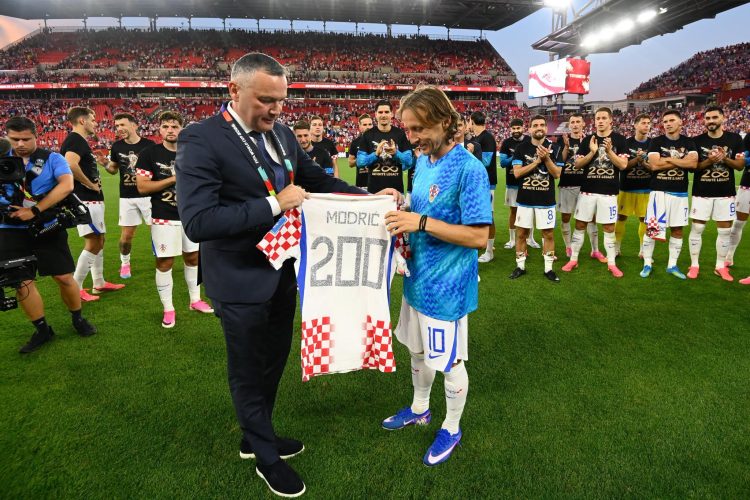 Fabrizio Romano ponoćnom objavom o budućnosti Luke Modrića iznenadio svijet