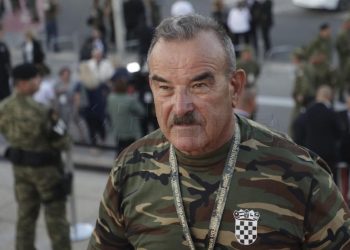 Sud u Splitu oslobodio krivnje 13 pripadnika HOS-a zbog uzvika ‘Za dom spremni’