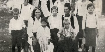 Pogled u prošlost Širokog Brijega: Obitelj iz Mokrog s devetero djece na fotografiji iz 1937. godine