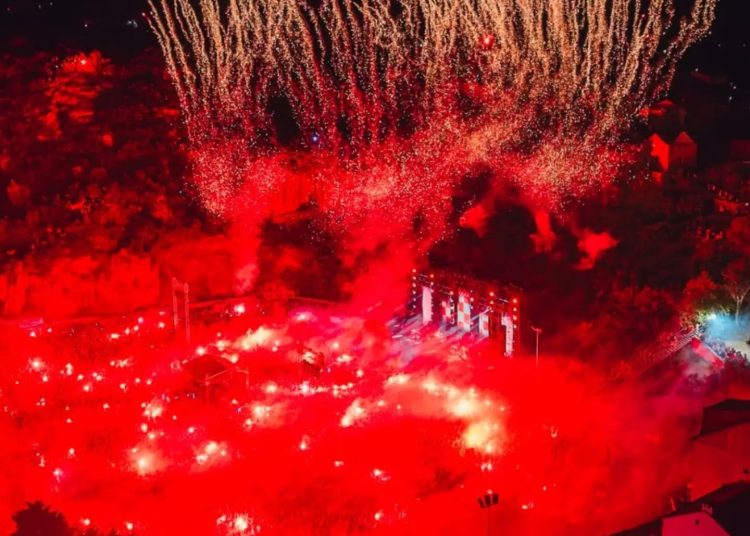 Spektakl u Imostskom: Thompson pred 20.000 ljudi, a prizor iz „VIP lože“ hit je večeri