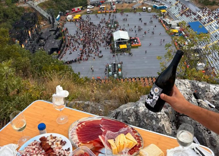 Spektakl u Imostskom: Thompson pred 20.000 ljudi, a prizor iz „VIP lože“ hit je večeri