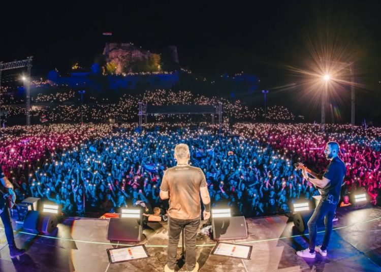 Spektakl u Imostskom: Thompson pred 20.000 ljudi, a prizor iz „VIP lože“ hit je večeri