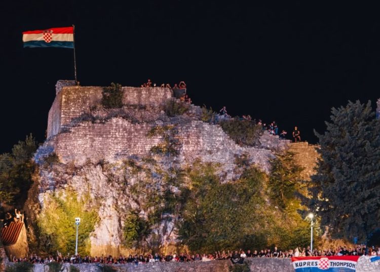 Spektakl u Imostskom: Thompson pred 20.000 ljudi, a prizor iz „VIP lože“ hit je večeri