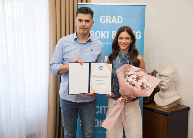 Gradonačelnik Širokog Brijega upriličio prijem za učenike generacije