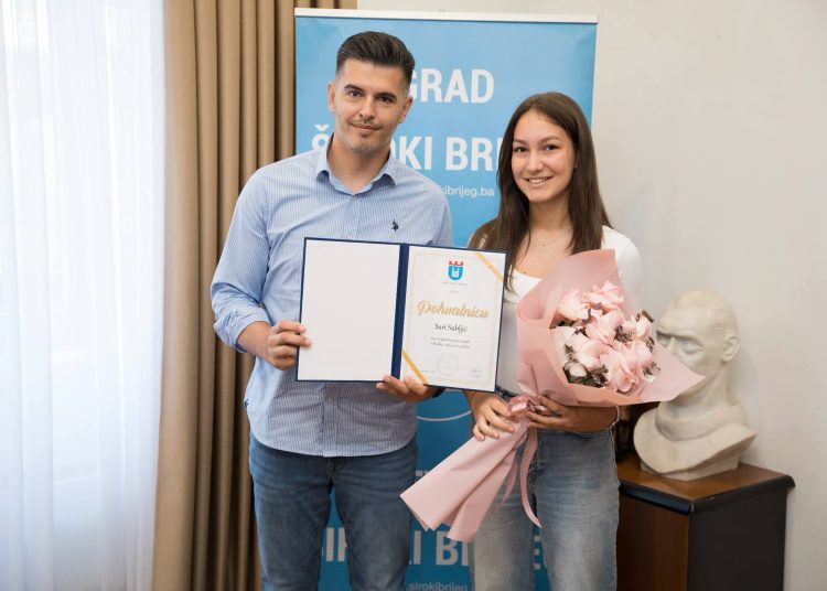 Gradonačelnik Širokog Brijega upriličio prijem za učenike generacije