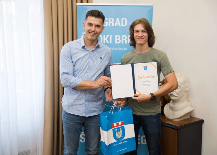 Gradonačelnik Širokog Brijega upriličio prijem za učenike generacije