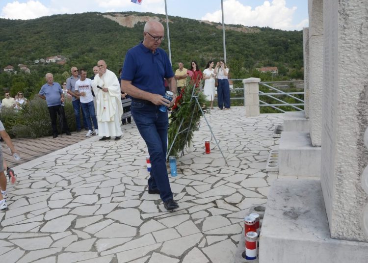 Crne Lokve čuvaju uspomenu: Misa, blagoslov križa i okupljanje Crnolokvana iz svih krajeva svijeta
