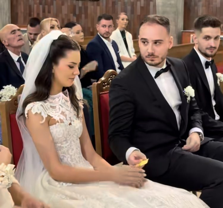 Širokobriješki mladenci oduševili emotivnim trenutkom na vjenčanju: Jedna poruka iz kutijice izmamila suze radosnice