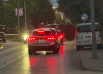 Prometna nezgoda u Ljubuškom: Automobil udario pješaka, promet usporen
