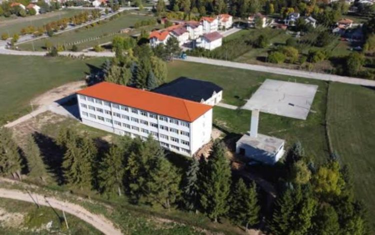 Livno: Više od 105.000 KM za novo parkiralište kod OŠ fra Lovro Karaula