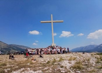 Na Borovoj glavi iznad Blidinjskog jezera proslavljena sveta misa, okupilo se 155 vjernika