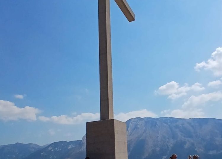Na Borovoj glavi iznad Blidinjskog jezera proslavljena sveta misa, okupilo se 155 vjernika
