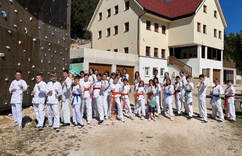Mladi karataši iz Širokog Brijega pripremali se na Blidinju Mladi karataši iz Širokog Brijega pripremali se na Blidinju