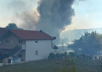 Novi požar u Grudama, približio se kućama