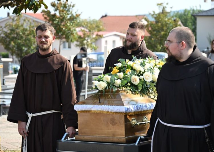 Posušje se oprostilo od fra Ante Leke