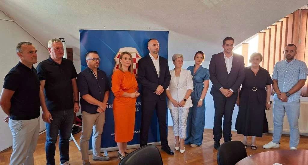 Potpisani kolektivni ugovori u HBŽ-u, od kolovoza rastu plaće Potpisani kolektivni ugovori u HBŽ-u, od kolovoza rastu plaće