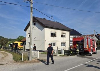 Tragedija u Hrvatskoj: U požaru obiteljske kuće poginuli otac i dvoje djece, susjedi čuli pucnjeve