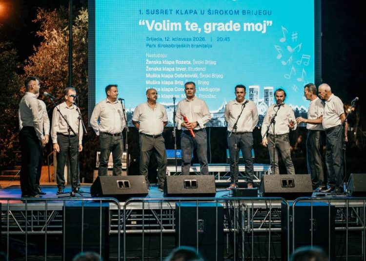 Široki Brijeg: Ugodna ljetna večer uz zvuke klapske pjesme