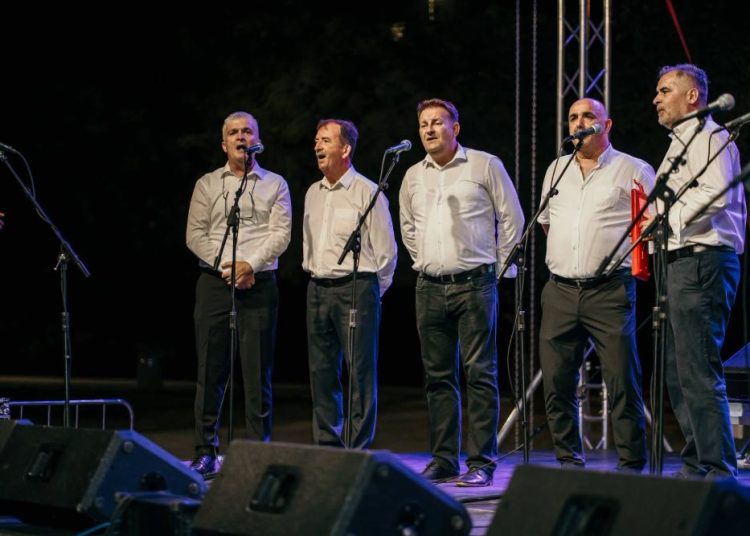 Široki Brijeg: Ugodna ljetna večer uz zvuke klapske pjesme