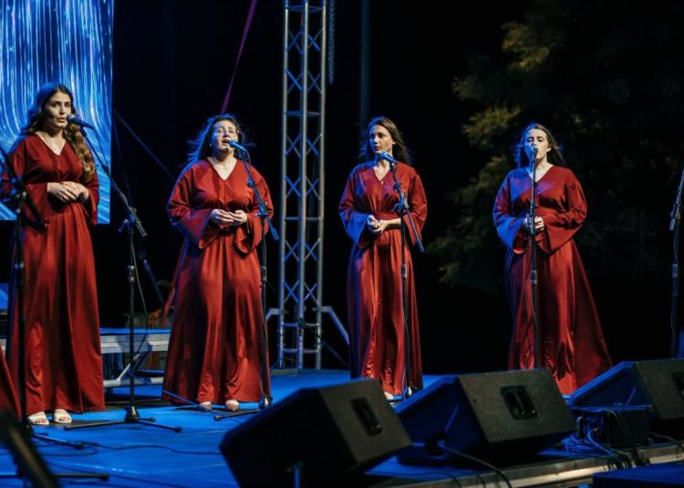 Široki Brijeg: Ugodna ljetna večer uz zvuke klapske pjesme