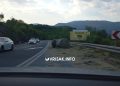 Upozorenje vozačima: Na cesti na Privalju ispale bale sijena, potreban oprez