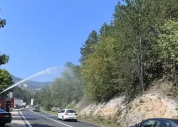 Požar izazvao odrone kod Konjica na cestu: Kamenje oštetilo vozila