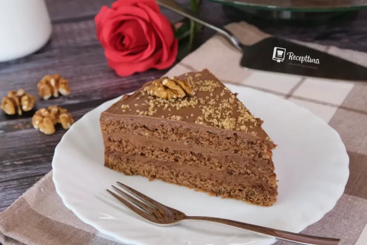 Recept za starinsku čokoladnu slasticu s orasima koja osvaja na prvi zalogaj