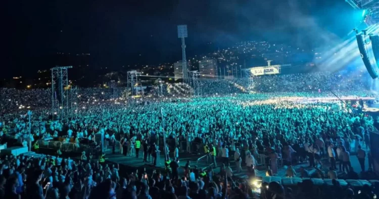Koncert Dine Merlina zasjenio problem s ulaznicama: “Dino, lopove” odzvanjalo ispred Koševa