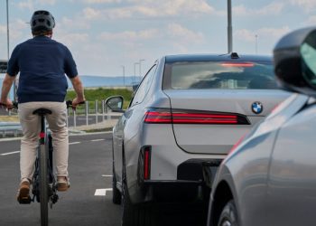 BMW uvodi tehnologiju koja može spriječiti otvaranje vrata pred biciklistima