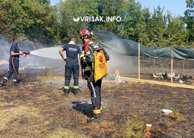 Požar u Širokom Brijegu: Vatra se približila objektima između Trna i Dobrkovića, vatrogasci na terenu