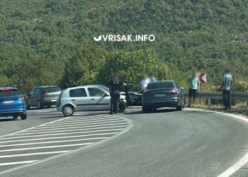Teža prometna nezgoda u Privalju kod Širokog Brijega, na terenu policija i hitna pomoć
