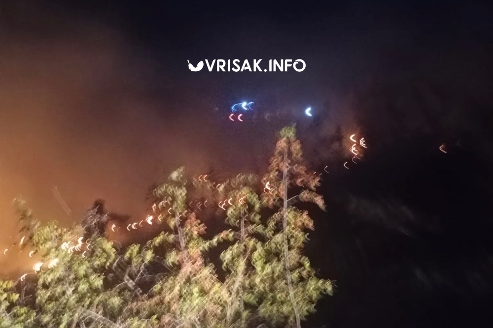 Požar u Knešpolju kod Širokog Brijega, vatrogasci na terenu Požar u Knešpolju kod Širokog Brijega, vatrogasci na terenu