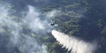 Šumski požar izvan kontrole kod Konjica: Air tractor u akciji