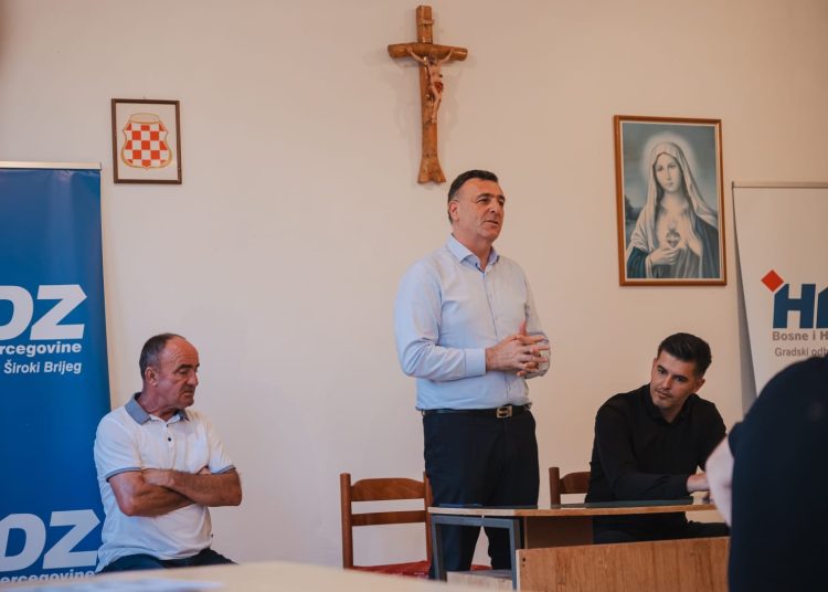 Povjerenje se ne stječe objavama na društvenim mrežama, nego konkretnim radom!