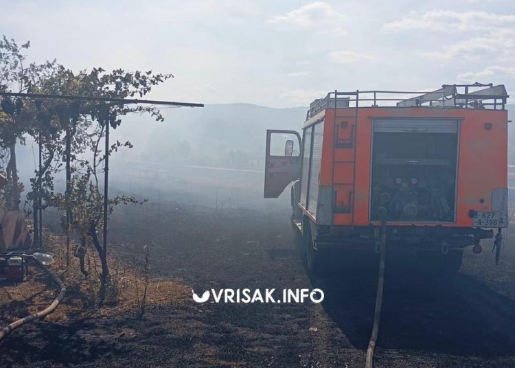 Požar u Biogracima kod Širokog Brijega stigao do kuća: Izgorjelo nekoliko vinograda