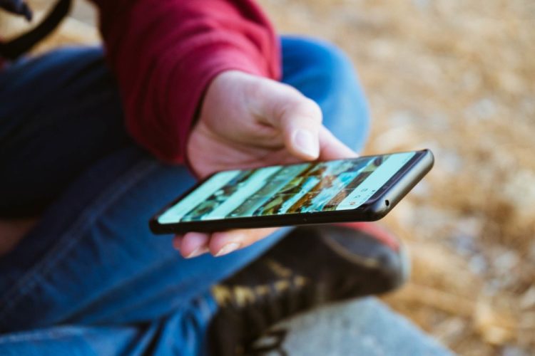 Potvrđena optužnica u Širokom Brijegu: Muškarac uzeo iPhone 14 vozaču bagija pa ga razbio