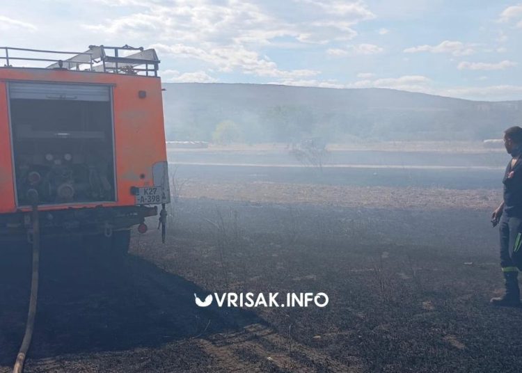 Požar u Biogracima kod Širokog Brijega stigao do kuća: Izgorjelo nekoliko vinograda