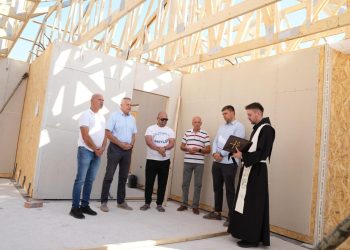 Vionica pokazala veliko srce: Gradi se novi dom za obitelj s devetero djece