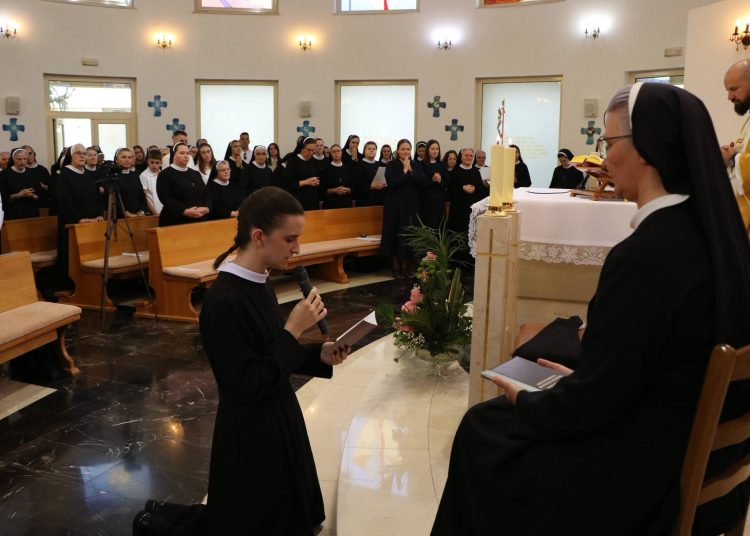 Poseban trenutak: Antonela Karačić iz Širokog Brijega položila prve zavjete, stric fra Marin predslavio misu